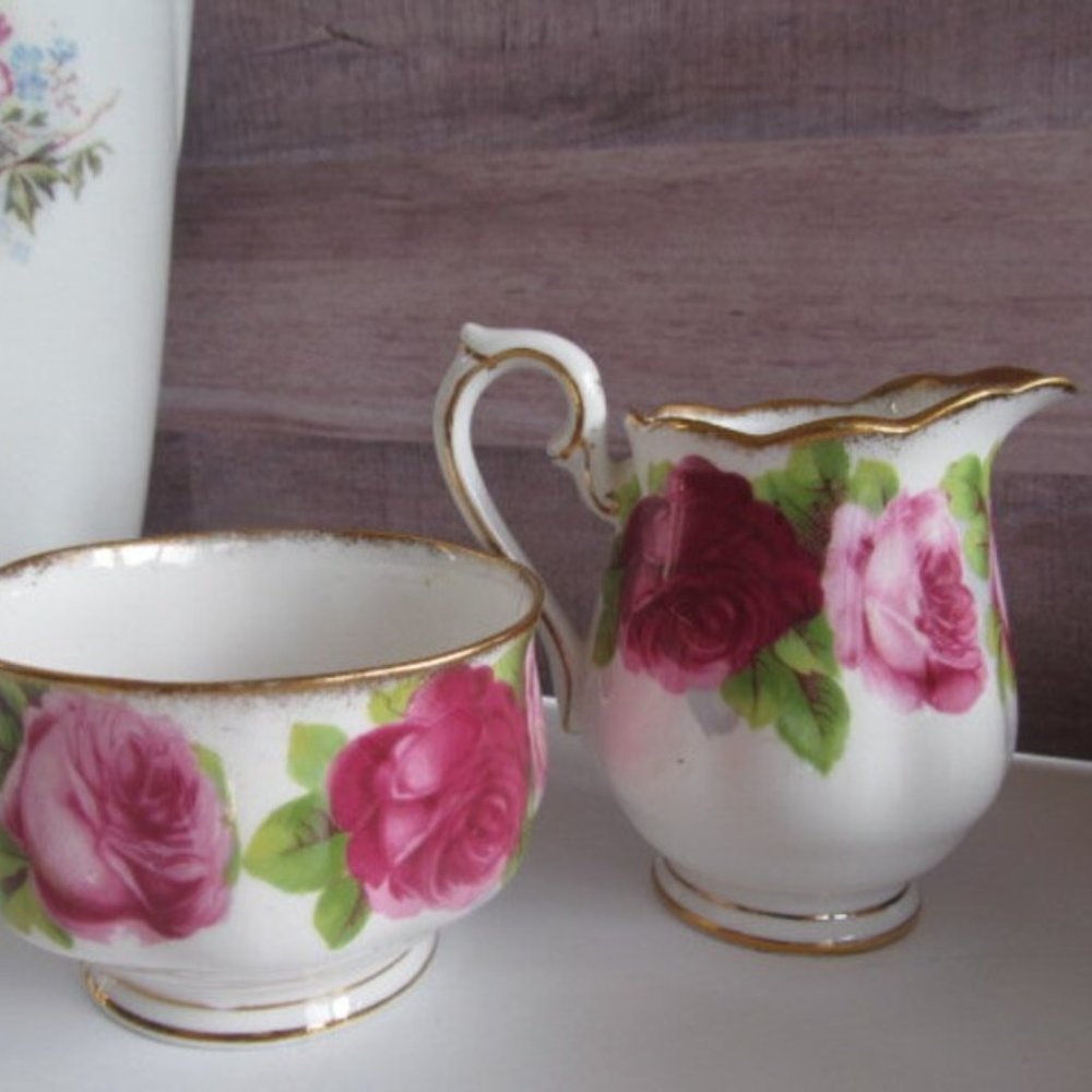 Old English Rose Sugar & Creamer set Rose Pattern Tea Table Coffee Bar Decor